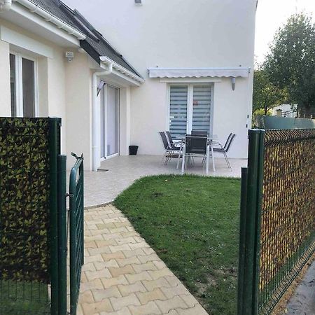 Gite Vickie Livry  Экстерьер фото